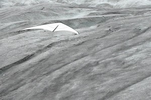 <i>Horvath kite over Switzerland's Morteratsch Glacier</i>