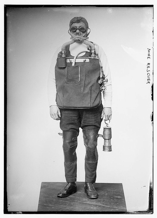 mine-rescuer-c1910-550