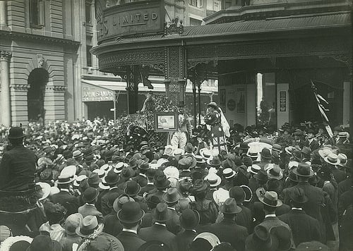 war crowd sydney