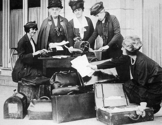 League-of-Women-Voters-preparing-for-Dem-convention_1920