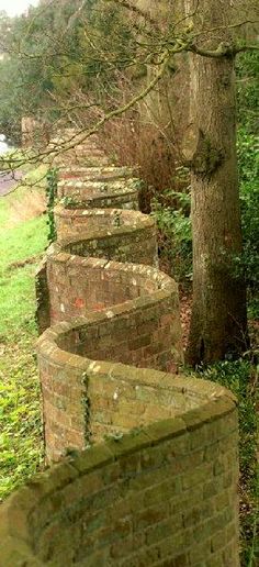 a crinkle crankle wall