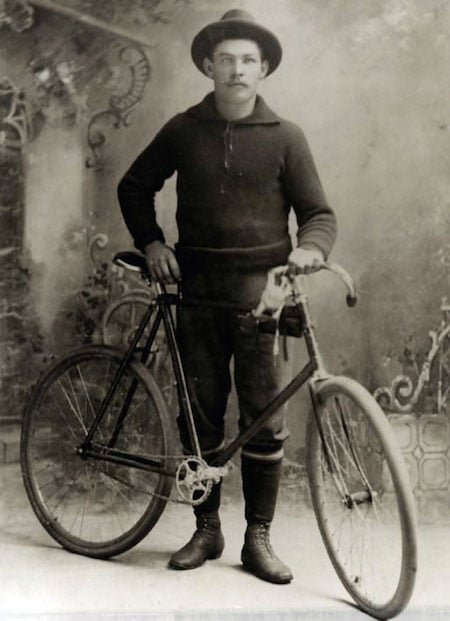 men_vintage_bicycle_museum_11