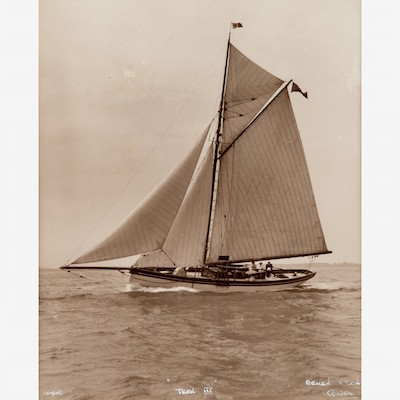 early-silver-gelatin-photographic-print-by-beken-of-cowes-yacht-tern-iii