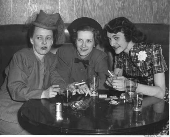 ladies-drinking